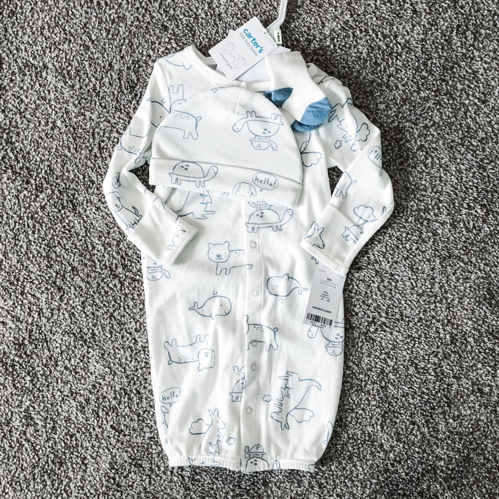 Carter’s Size 3M 3-Piece Trace Animals Convertible Gown, Cap & Socks